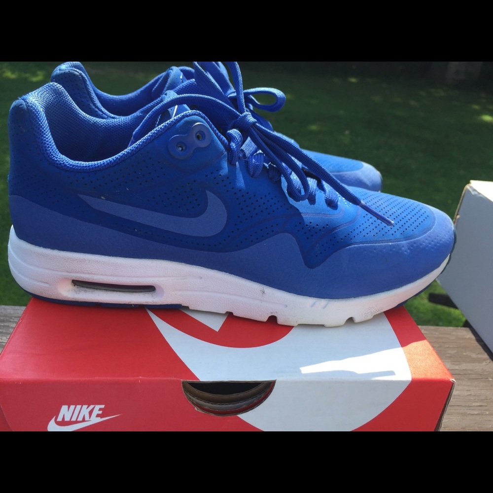 Women’s Nike shoes